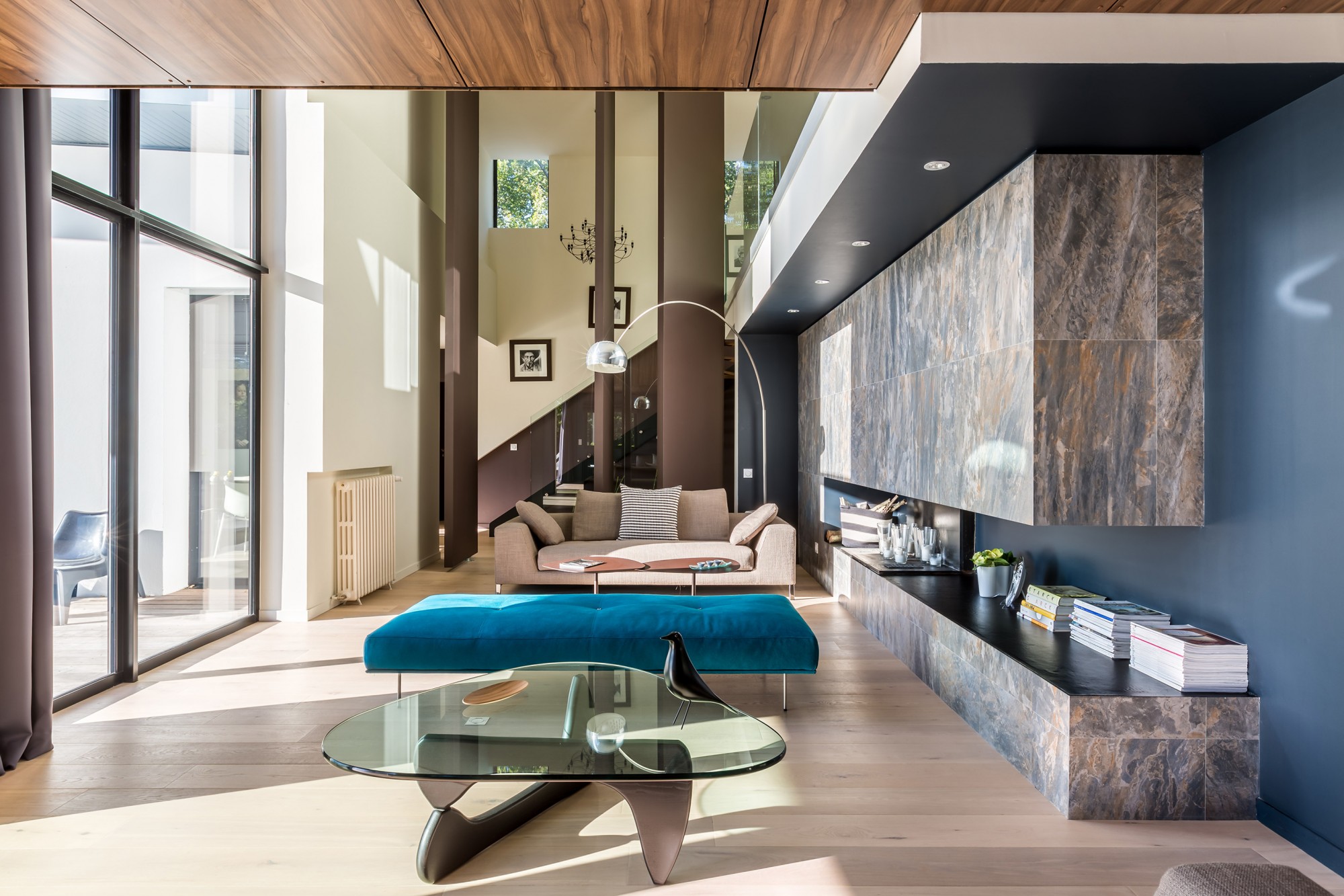 Atelier d'architecte réputé pour ses réalisations distinctives dans le secteur de l'architecture résidentielle et commerciale de luxe Andernos-les-Bains 33510, Gironde