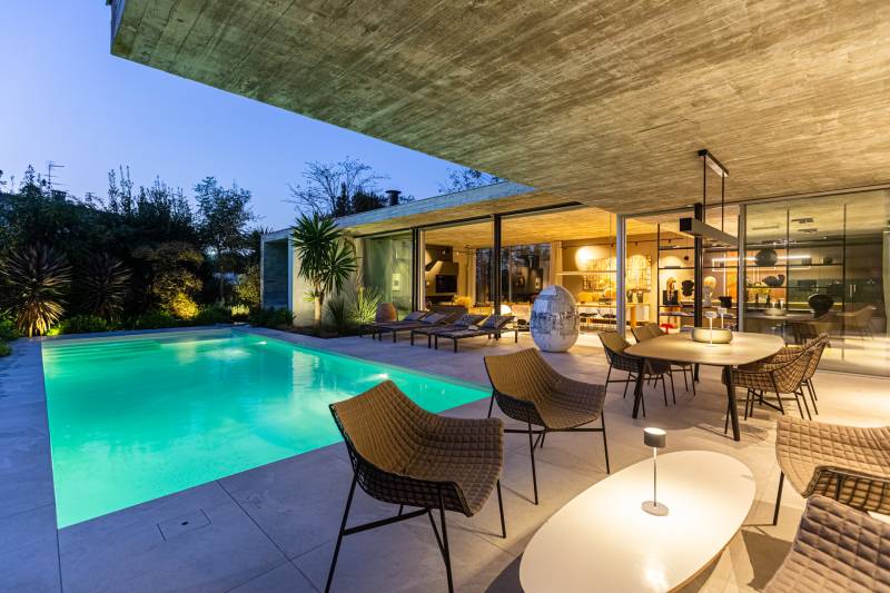 Matériaux naturels et lignes sobres – projet Hybre Architecte