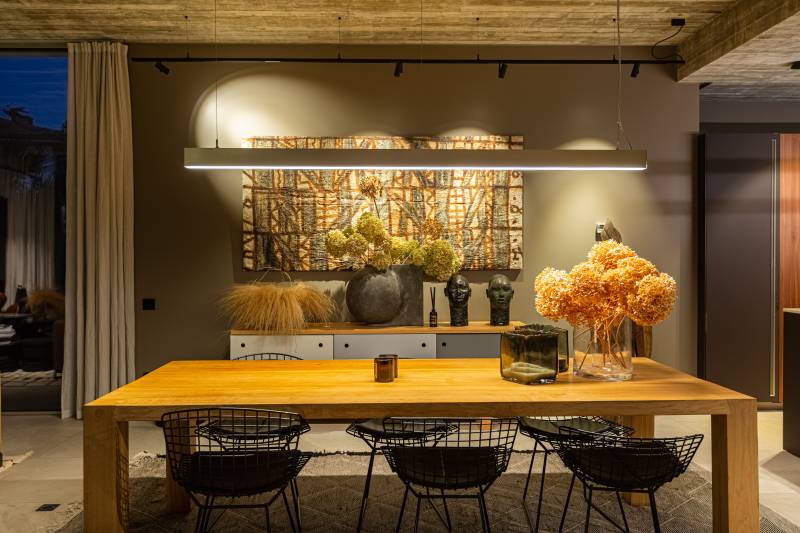 Architecture minimaliste et lumière naturelle à Bordeaux par Hybre