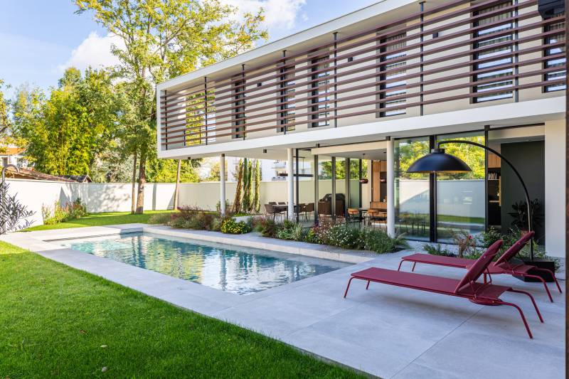 Villa d’architecte à Bordeaux : béton, alu et raffinement minimaliste
