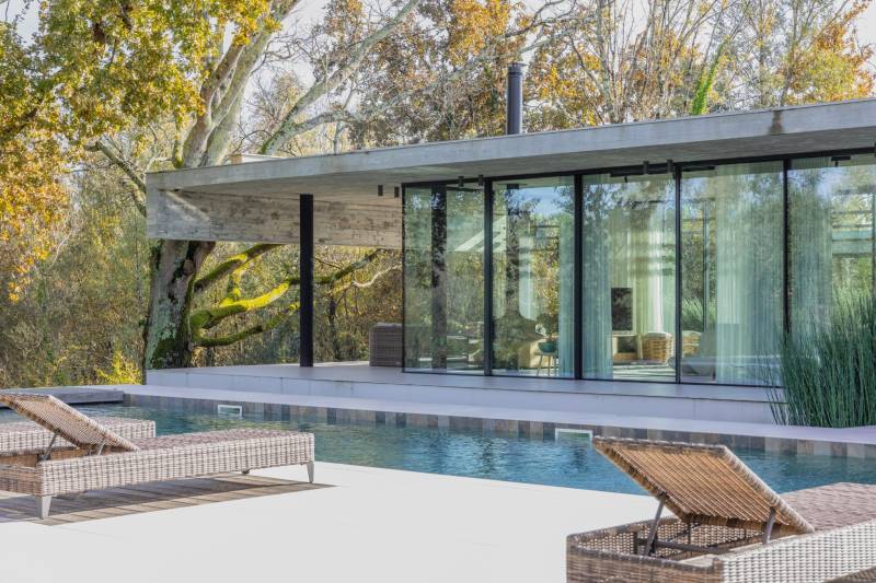 Villa plain-pied avec toiture béton sculpturale – Hybre Architecte Bordeaux