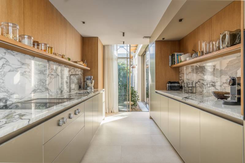 Réhabilitation contemporaine d’un ancien atelier transformé en maison à Bordeaux